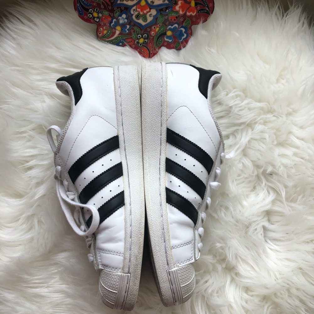 Aidas Sneakers - Picture 3 of 12
